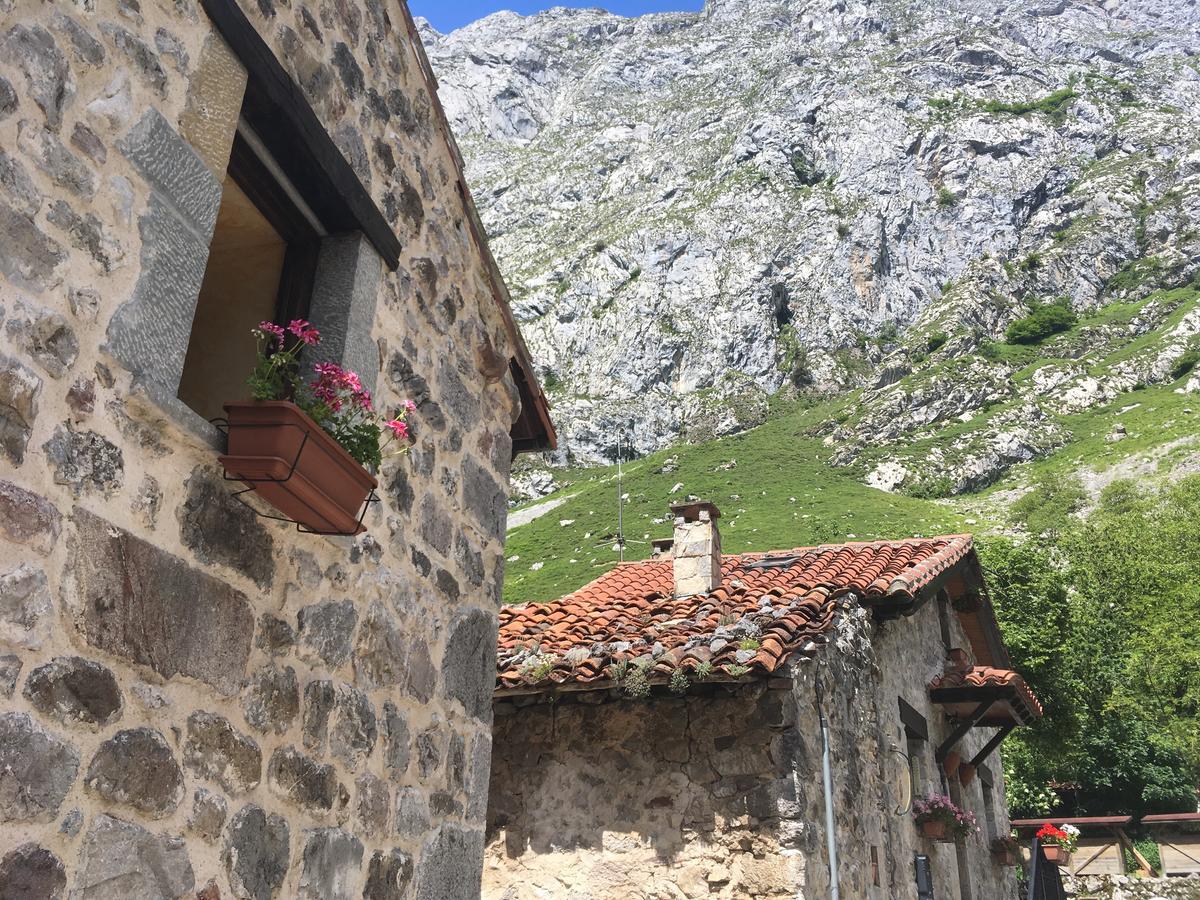 Albergue Villa De Bulnes Exterior photo